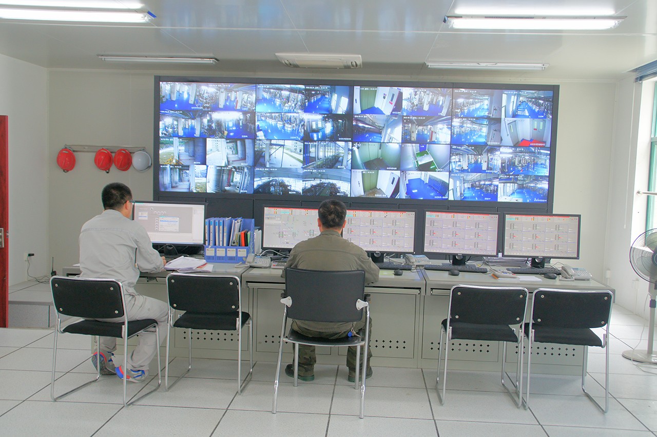 自動(dòng)化車(chē)間控制室